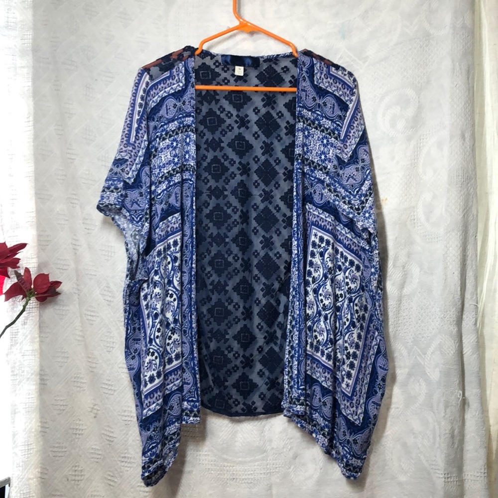 Blue and white caftan